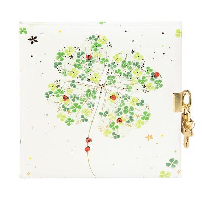 Tagebuch Lucky Clover mit 96 weißen Seiten, 16,5x16,5 cm 